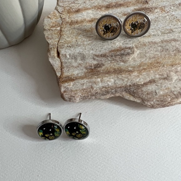 Classic Round Cat Stud Earrings - Stylish Boho Cat Lover Stud Earrings - Picture 3 of 11